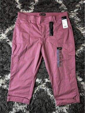 NWT Lee Flex-To-Go Womens Relaxed Fit Mid Rise Capri Cargo Pants 14 Medium Pink